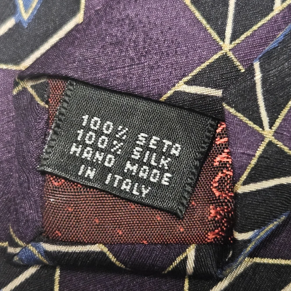 Mondo Uomo 100% Silk Tie Handmade in Italy Purple Geometric Necktie
